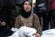 가자지구에 시신 400여 구의 집단 무덤 발견돼. 이스라엘측의 범죄행위 의심